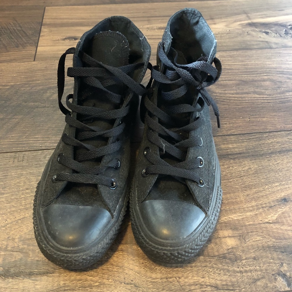 Black high top converse